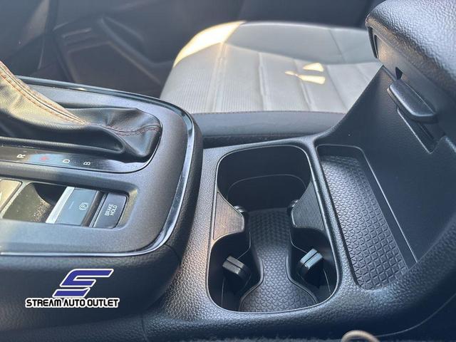 Photo of 2023 Gray Honda CR-V Hybrid
