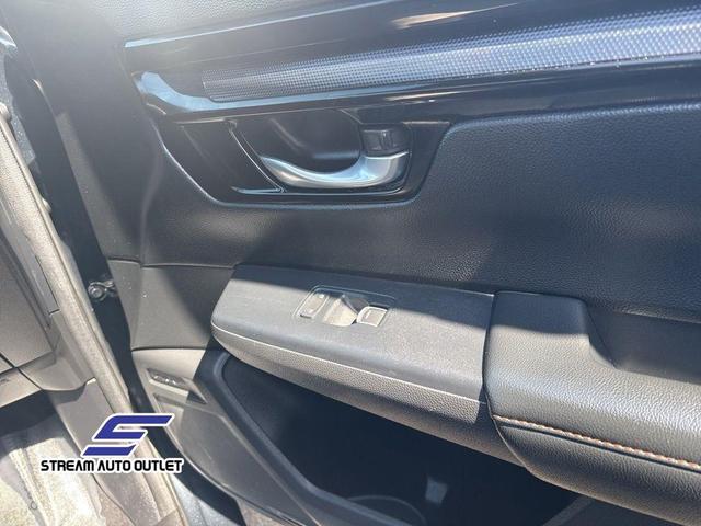 Photo of 2023 Gray Honda CR-V Hybrid