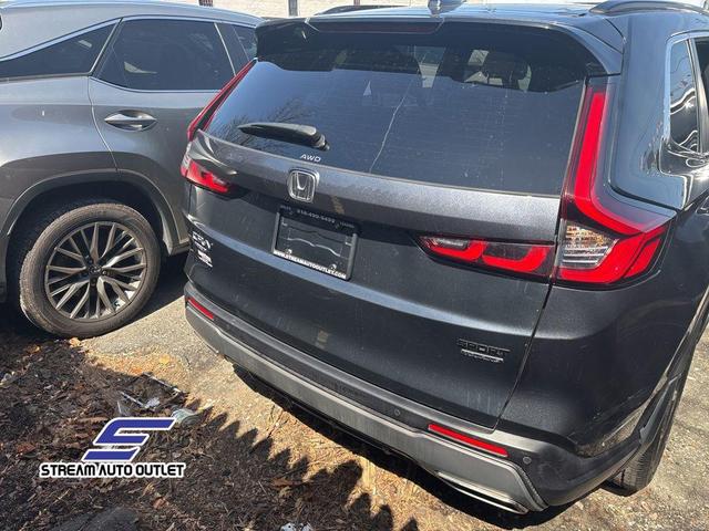 Photo of 2023 Gray Honda CR-V Hybrid