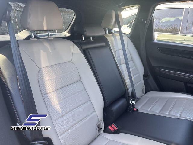 Photo of 2023 Gray Honda CR-V Hybrid