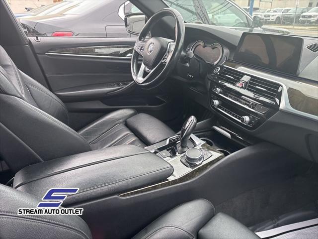 Photo of 2017 Alpine White BMW 530