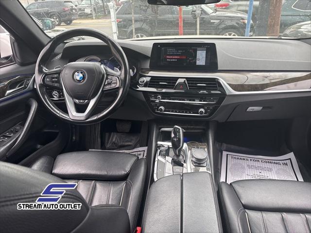 Photo of 2017 Alpine White BMW 530