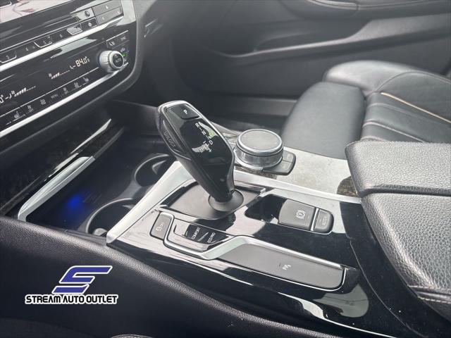 Photo of 2017 Alpine White BMW 530