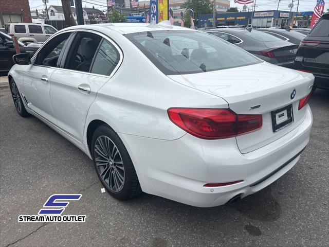 Photo of 2017 Alpine White BMW 530
