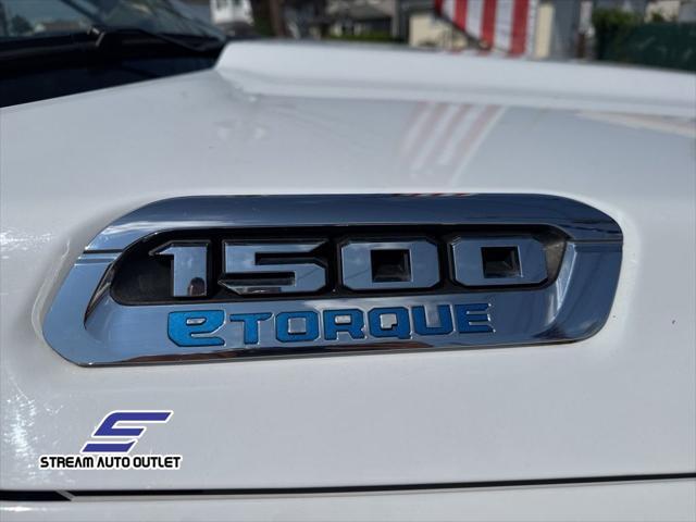 Photo of 2021 Bright White Clearcoat RAM 1500