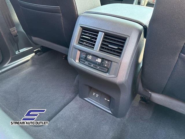 Photo of 2022 White Volkswagen Atlas