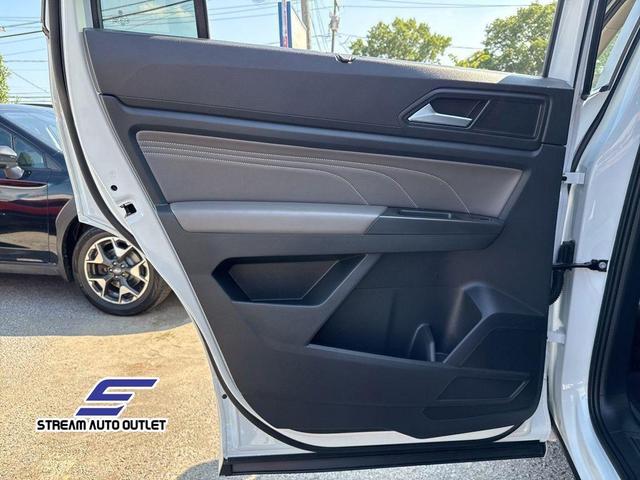 Photo of 2022 White Volkswagen Atlas