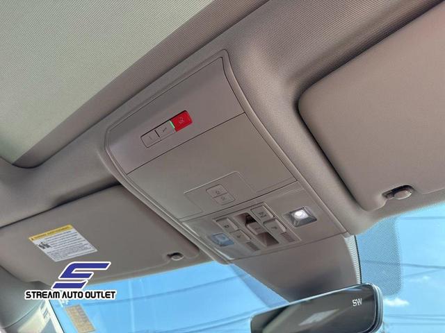 Photo of 2022 White Volkswagen Atlas