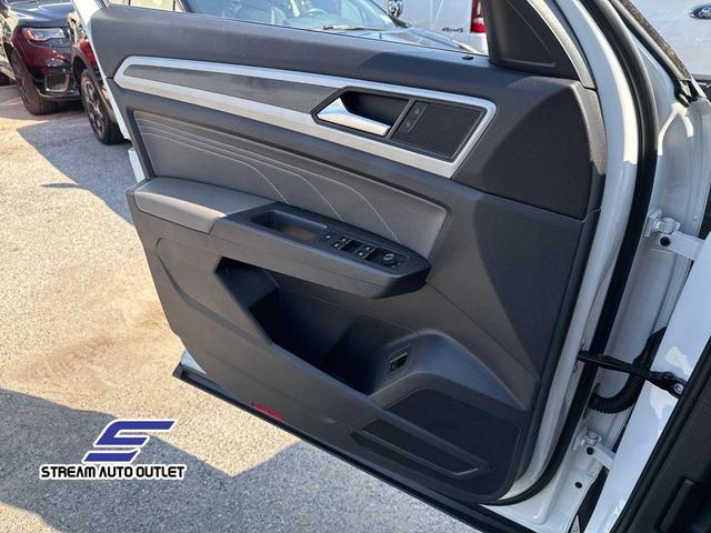 Photo of 2022 White Volkswagen Atlas