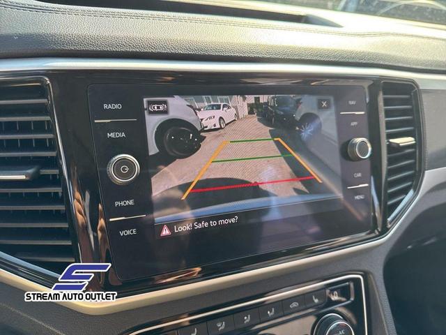 Photo of 2022 White Volkswagen Atlas