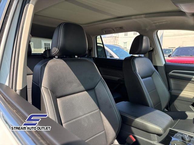 Photo of 2022 White Volkswagen Atlas