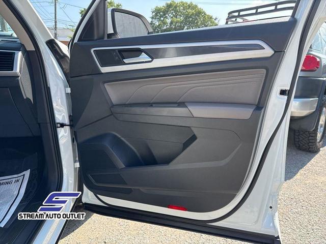 Photo of 2022 White Volkswagen Atlas