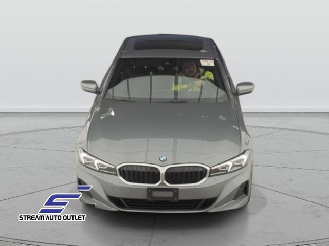 Photo of 2024 Gray BMW 330