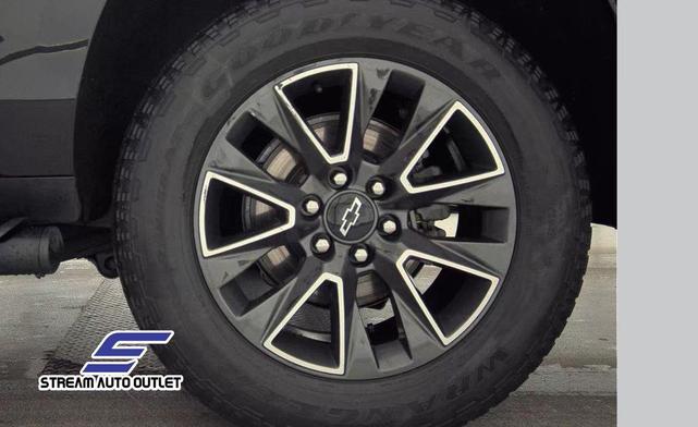 Photo of 2022 Black Chevrolet Suburban