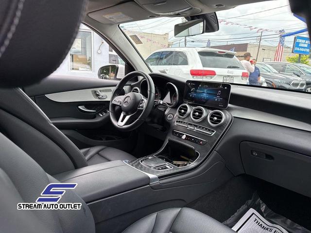 Photo of 2021 White Mercedes-Benz GLC 300