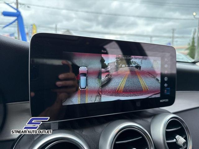 Photo of 2021 White Mercedes-Benz GLC 300