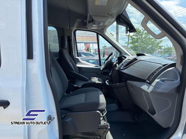 Photo of 2019 Oxford White Ford Transit-350