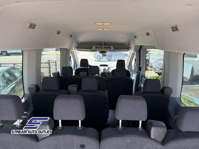 Photo of 2019 Oxford White Ford Transit-350