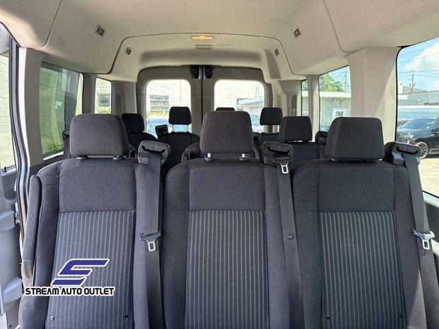 Photo of 2019 Oxford White Ford Transit-350