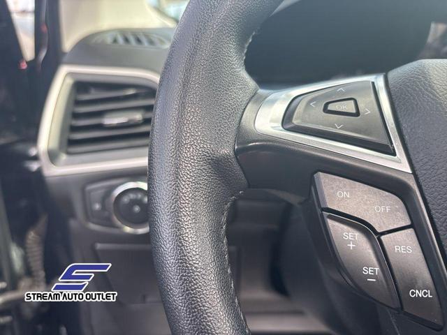 Photo of 2022 Stone Blue Metallic Ford Edge