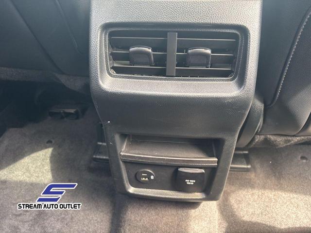 Photo of 2022 Stone Blue Metallic Ford Edge