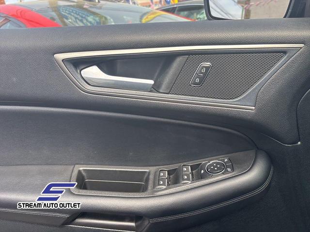 Photo of 2022 Stone Blue Metallic Ford Edge