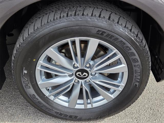 Photo of 2024 Anthracite Gray INFINITI QX80