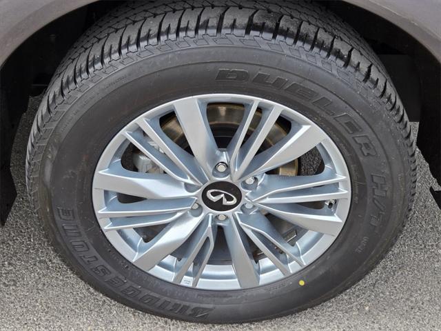 Photo of 2024 Anthracite Gray INFINITI QX80