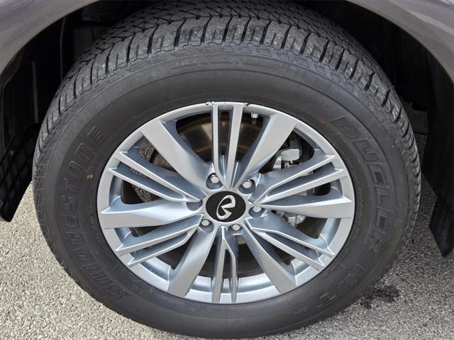 Photo of 2024 Anthracite Gray INFINITI QX80