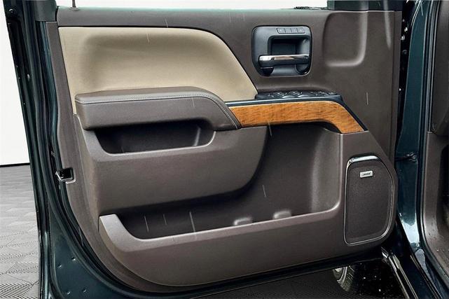 Photo of 2018 Graphite Metallic Chevrolet Silverado 1500