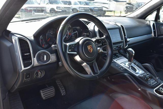 Photo of 2015 White Porsche Cayenne