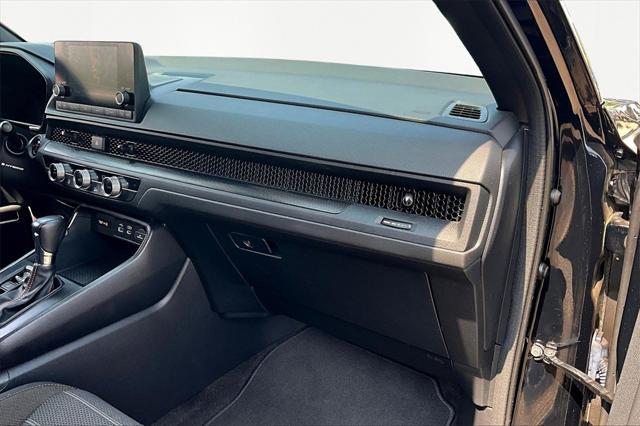 Photo of 2023 Crystal Black Pearl Honda CR-V Hybrid