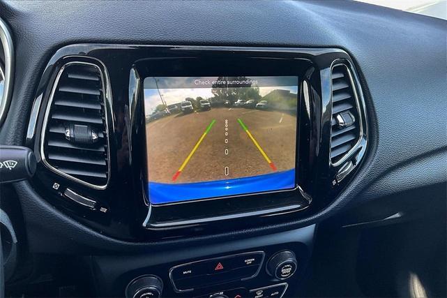 Photo of 2019 Laser Blue Pearlcoat Jeep Compass