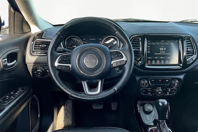 Photo of 2019 Laser Blue Pearlcoat Jeep Compass