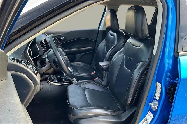 Photo of 2019 Laser Blue Pearlcoat Jeep Compass