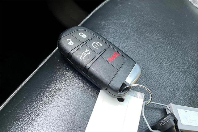Photo of 2019 Laser Blue Pearlcoat Jeep Compass