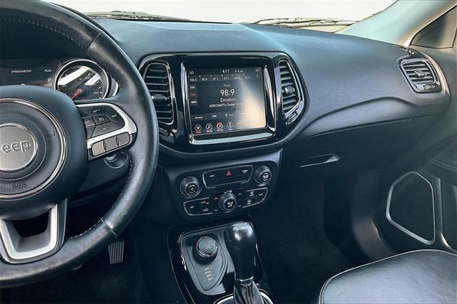 Photo of 2019 Laser Blue Pearlcoat Jeep Compass