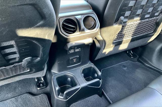 Photo of 2021 Hydro Blue Pearlcoat Jeep Gladiator