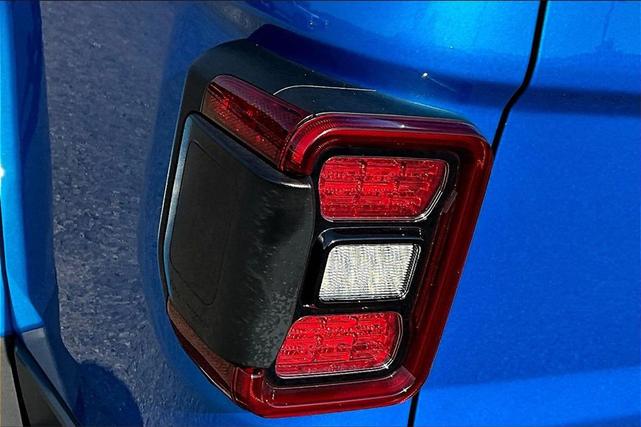 Photo of 2021 Hydro Blue Pearlcoat Jeep Gladiator