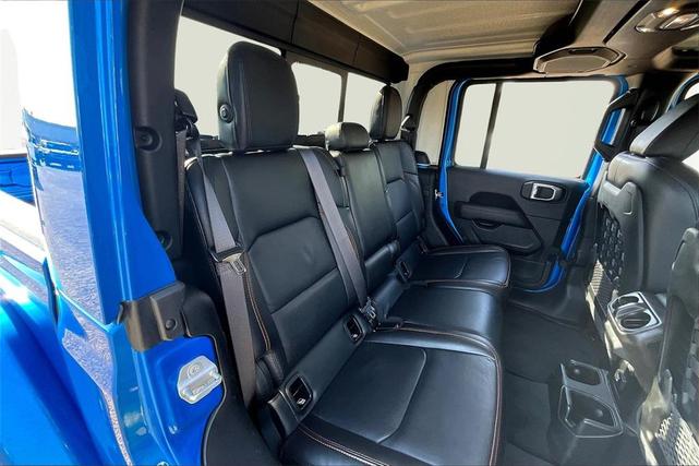 Photo of 2021 Hydro Blue Pearlcoat Jeep Gladiator