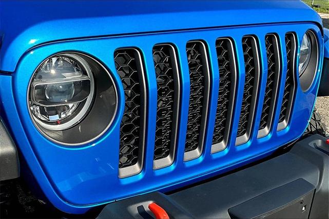 Photo of 2021 Hydro Blue Pearlcoat Jeep Gladiator