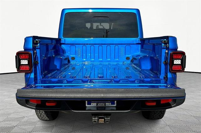 Photo of 2021 Hydro Blue Pearlcoat Jeep Gladiator