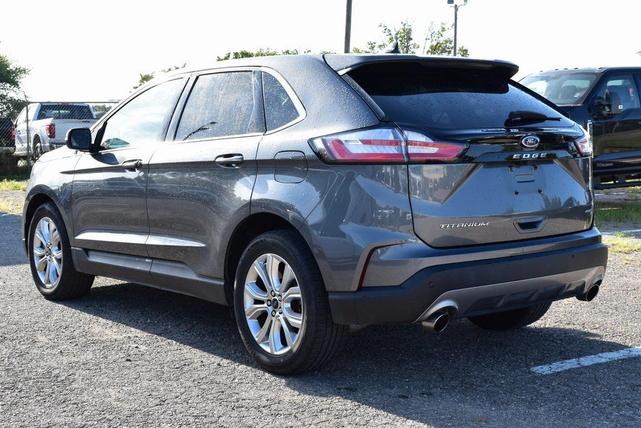 Photo of 2024 Gray Metallic Ford Edge
