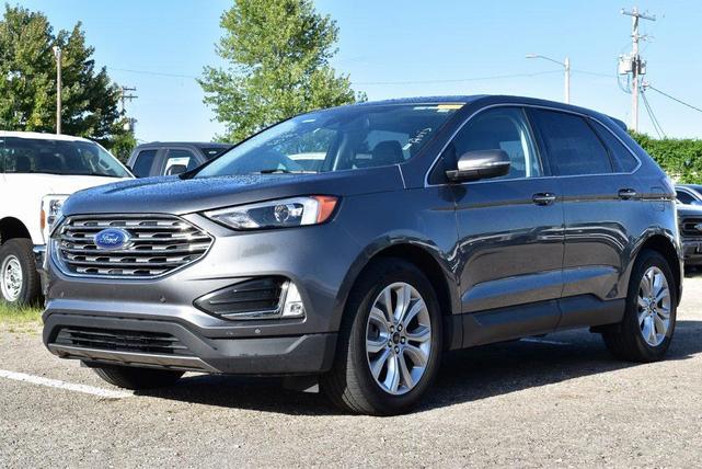 Photo of 2024 Gray Metallic Ford Edge