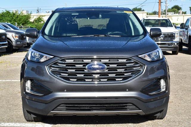 Photo of 2024 Gray Metallic Ford Edge