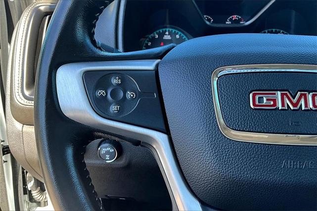 Photo of 2022 Summit White GMC Canyon