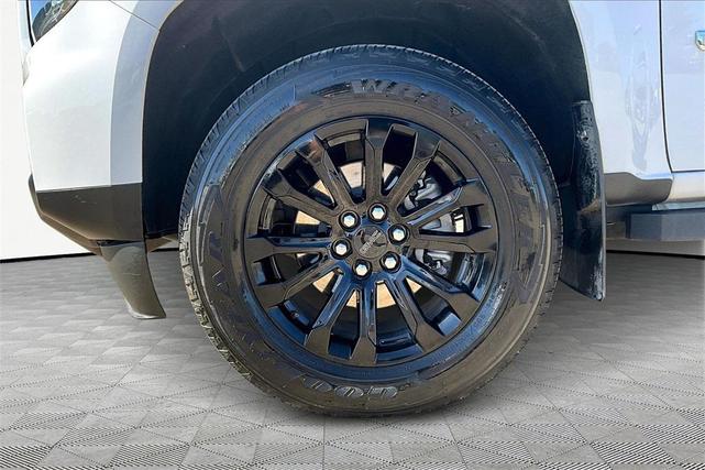 Photo of 2022 Summit White GMC Canyon