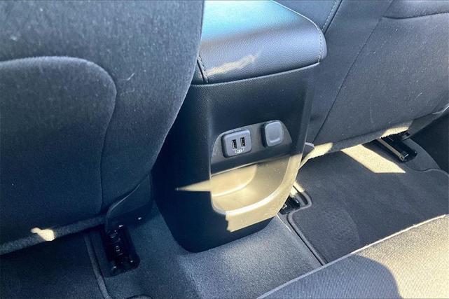 Photo of 2022 Summit White GMC Canyon