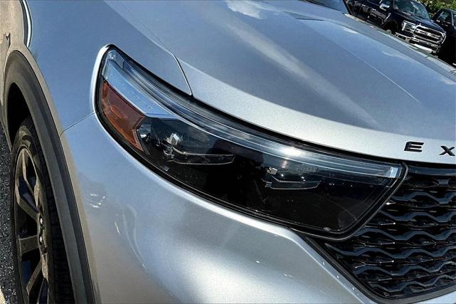 Photo of 2022 Iconic Silver Metallic Ford Explorer