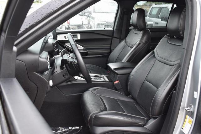 Photo of 2022 Iconic Silver Metallic Ford Explorer